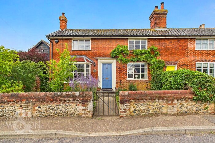 3 Bedroom Semi Detached House For Sale In Norwich Road, Dickleburgh, Diss, IP21