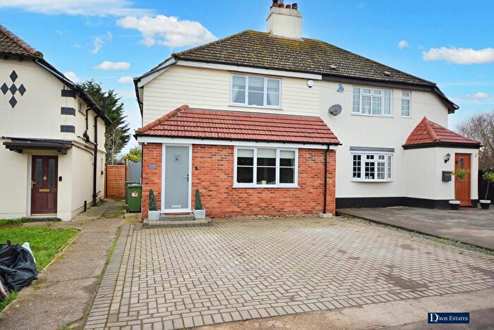 3 Bedroom Semi-Detached House For Sale In Shepherds Hill, Harold Wood, Romford, RM3