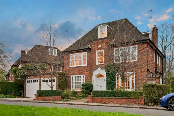 5 Bedroom Detached House For Sale In Holne Chase, Hampstead Garden Suburb, London, N2
