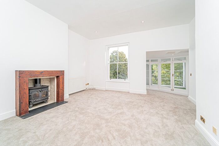 2 Bedroom Flat For Sale In Coolhurst Road, Crouch End, N8