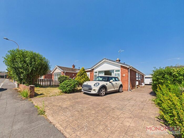 4 Bedroom Detached Bungalow For Sale In Brecon Close, Wrexham, LL12