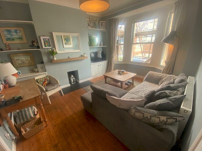 1 Bedroom Apartment To Rent In Roundhill Crescent, Brighton, BN2