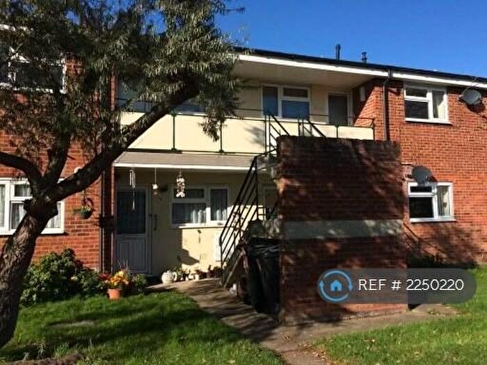 2 Bedroom Flat To Rent In Hitchin Road, Stotfold, Hitchin, SG5