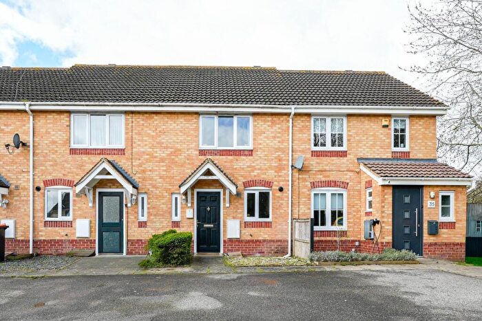 2 Bedroom Terraced House For Sale In Claridge Close, Leighton Buzzard, LU7