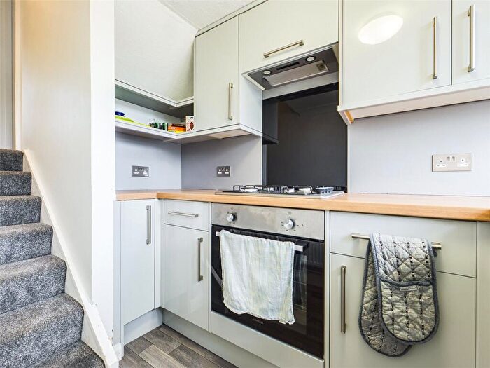 1 Bedroom Apartment To Rent In Millers Road, Brighton, BN1