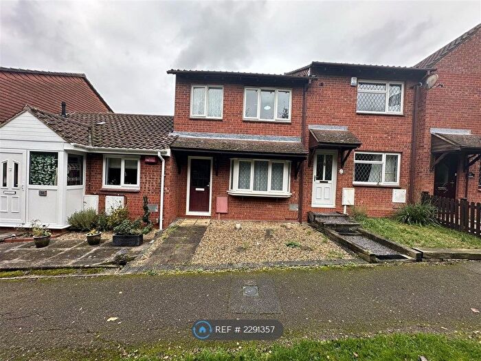 3 Bedroom Terraced House To Rent In Challacombe, Furzton, Milton Keynes, MK4