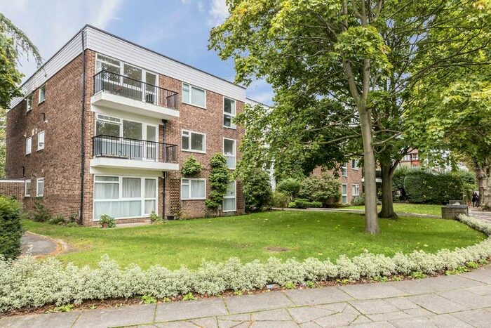 3 Bedroom Flat To Rent In Riverdale Gardens, Twickenham, TW1