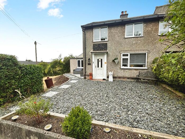 3 Bedroom Semi-Detached House For Sale In Church Fold, Charlesworth, Glossop, Derbyshire, SK13