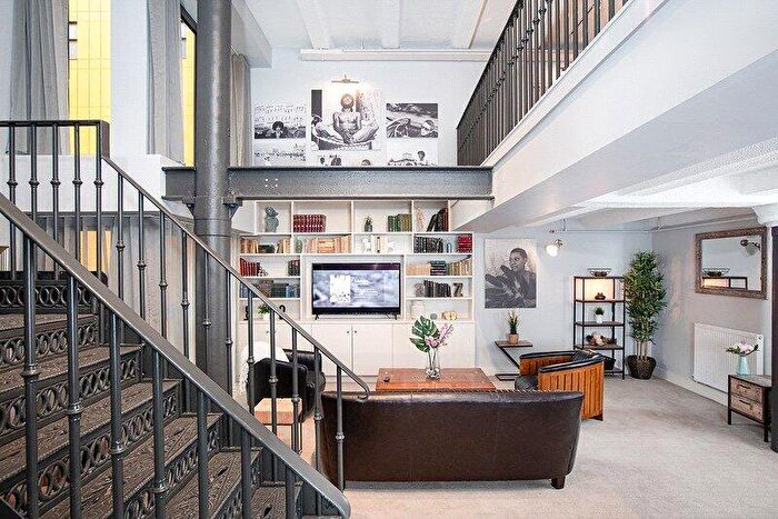 2 Bedroom Flat For Sale In Regent Road, Liverpool, Merseyside, L3