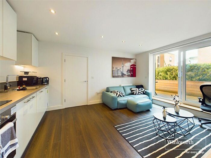 1 Bedroom Apartment For Sale In Drake Way, Reading, Berkshire, RG2