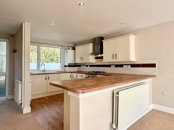 2 Bedroom Flat To Rent In Glan Yr Afon Court, Sketty, SA2