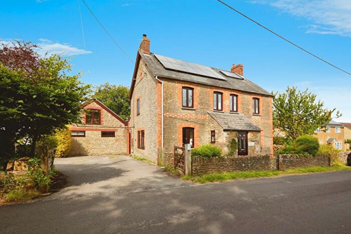 6 Bedroom Detached House For Sale In The Old Yard, Templecombe, BA8