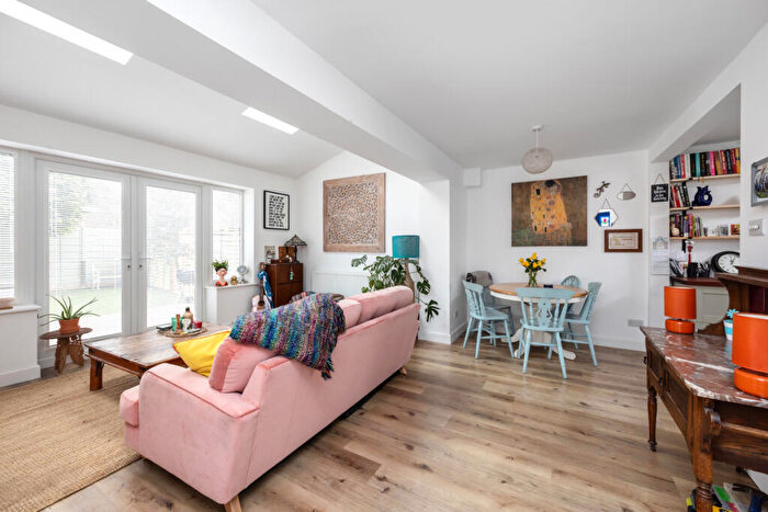 3 Bedroom End Of Terrace House For Sale In Mulberry Gardens, Goring-by-sea, BN12