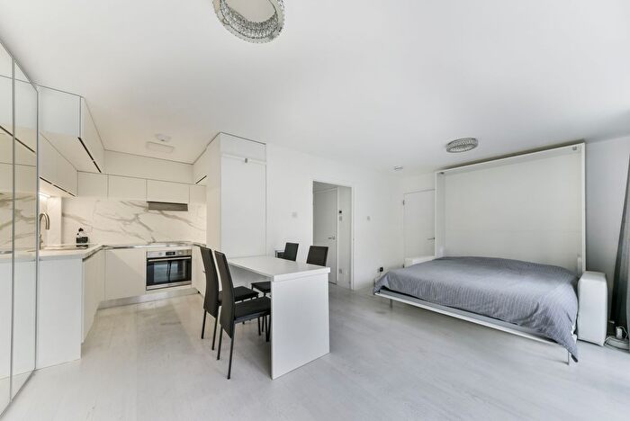 1 Bedroom Flat To Rent In Holcroft Court, Clipstone Street, W1W