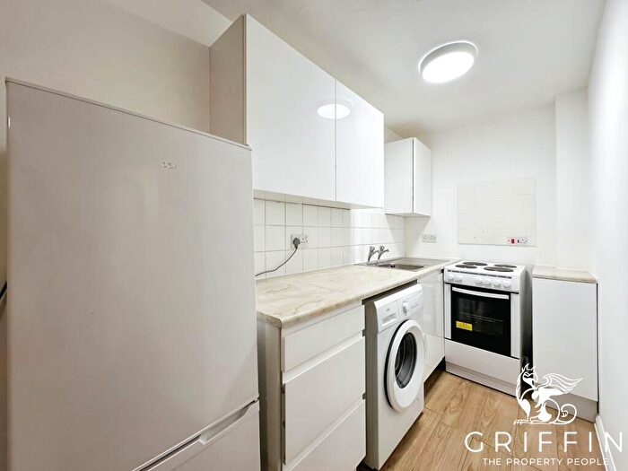 1 Bedroom Flat To Rent In Northumberland Road, Linford, Stanford-Le-Hope, SS17