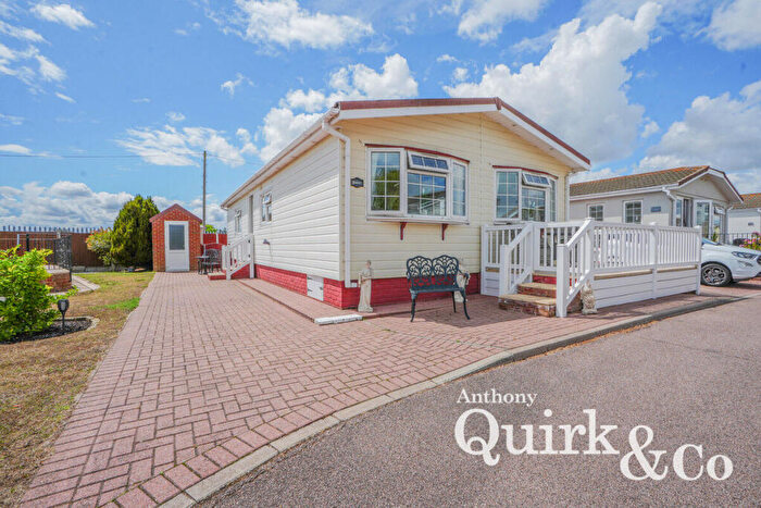 2 Bedroom Park Home For Sale In Creek Road, Canvey Island, SS8