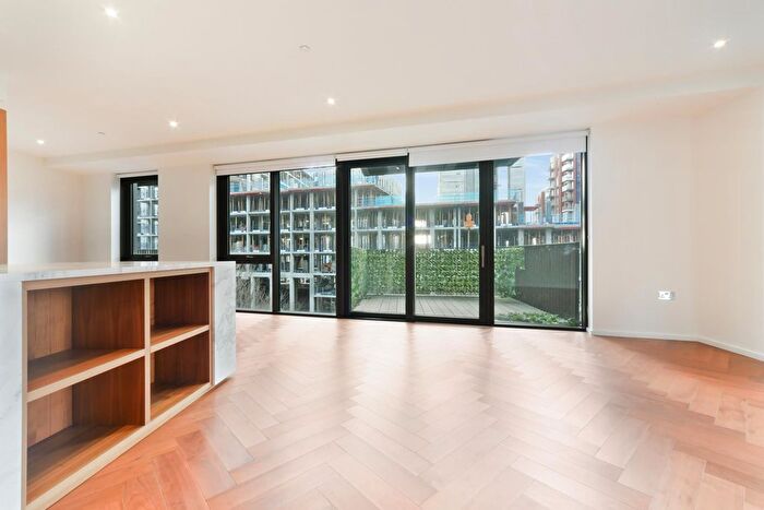 3 Bedroom Flat To Rent In Capital Building, Embassy Gardens, London, SW11