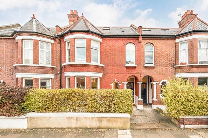 2 Bedroom Flat For Sale In Glenfield Road, Balham, SW12