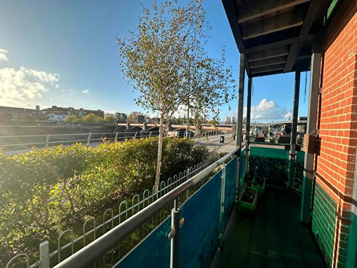 2 Bedroom Apartment To Rent In Copper Dome Mews, The Da Vinci, NP19