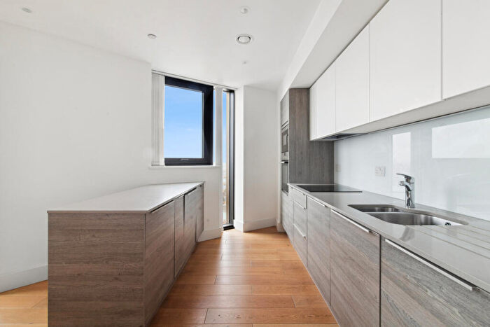 2 Bedroom Flat For Sale In East, Kingsland High Street, E8