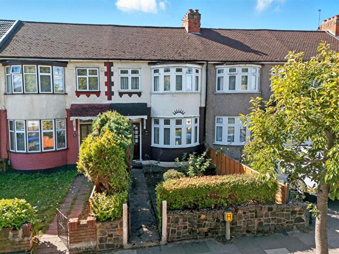 3 Bedroom Terraced House For Sale In Albany Road, Enfield, EN3