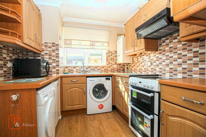 4 Bedroom Terraced House To Rent In Holborough Close, Colchester, Essex, CO4