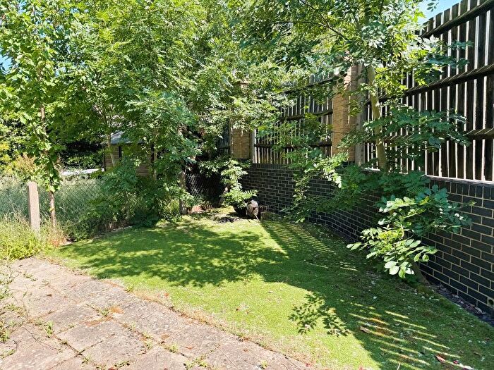 1 Bedroom Maisonette To Rent In Mollison Drive, Wallington, SM6