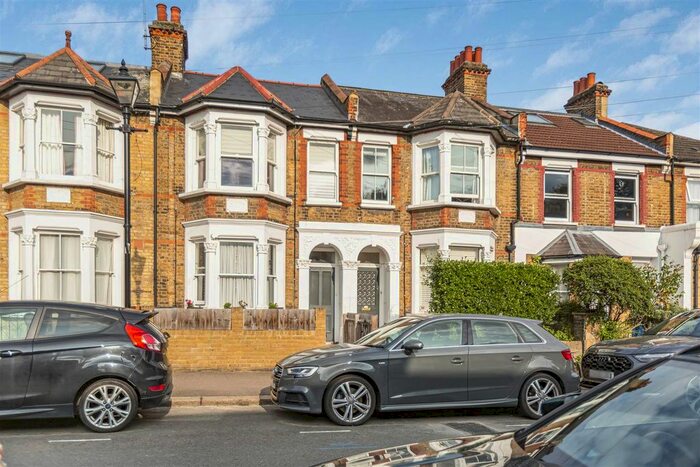 2 Bedroom Flat To Rent In Beulah Road, Walthamstow, London, E17