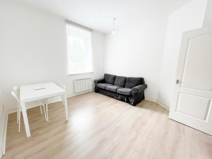 2 Bedroom Flat To Rent In Avonley Road, London, SE14