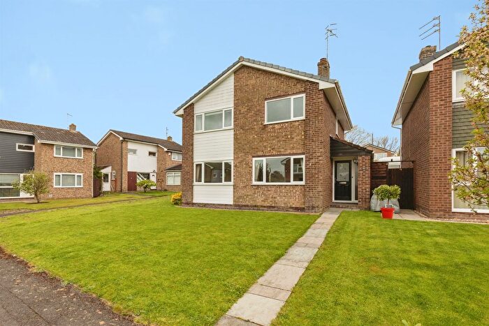 4 Bedroom Detached House For Sale In Robin Way, Chipping Sodbury, Bristol, BS37