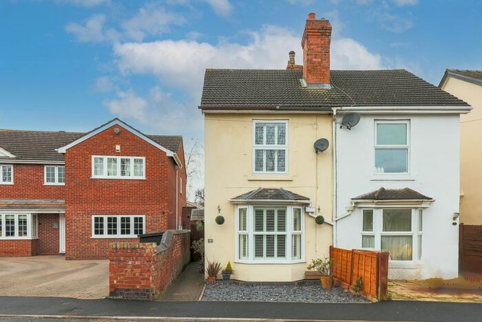 3 Bedroom Semi-Detached House For Sale In Station Road, Fernhill Heath, Worcester, WR3