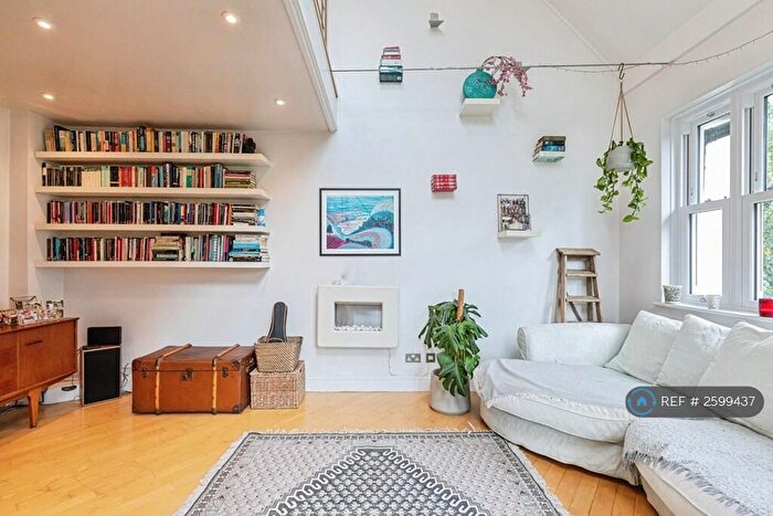 2 Bedroom Flat To Rent In Dalston Lane, London, E8