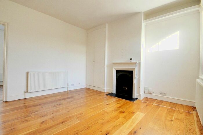 1 Bedroom Terraced House To Rent In Alberta Road, Enfield, Greater London, EN1