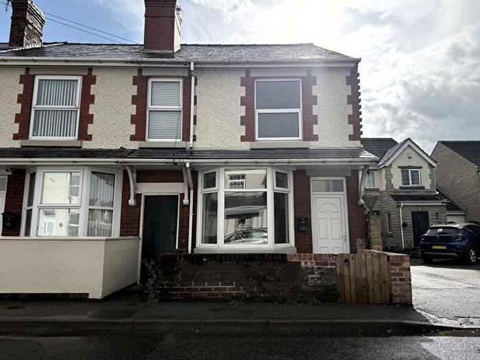 3 Bedroom Semi Detached House To Rent In Bridge Street, Pilsley, S45