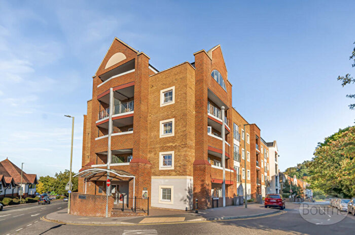 1 Bedroom Apartment For Sale In Flambard Way, Godalming, Surrey, GU7