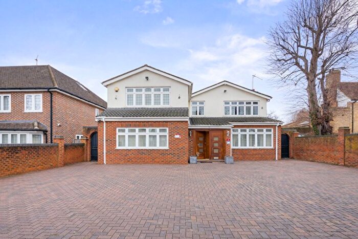 4 Bedroom Detached House To Rent In Hainault Road, Chigwell, Essex, IG7
