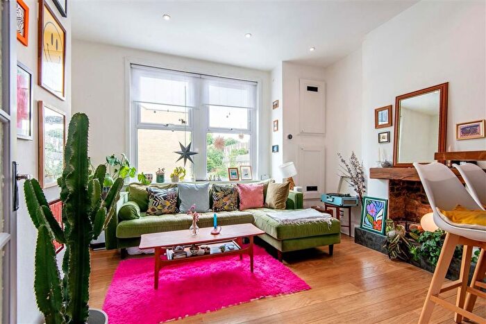 1 Bedroom Flat For Sale In Teesdale Street, Bethnal Green, E2