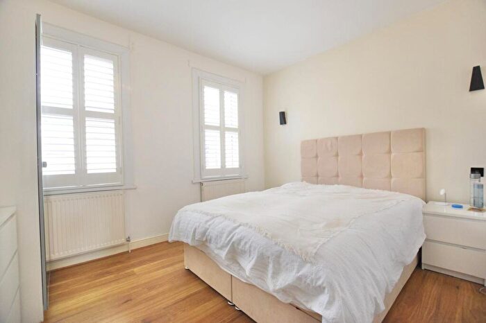 3 Bedroom End Of Terrace House To Rent In Bryant Street, Stratford, E15