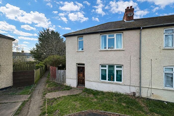 3 Bedroom Semi Detached House For Sale In Springfield Road, St. Albans, AL1