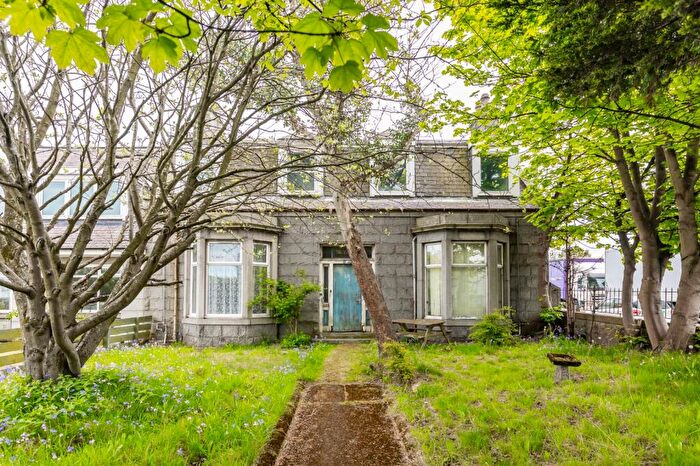 2 Bedroom Flat To Rent In Wellington Road, Tullos, Aberdeen, Aberdeen, AB12