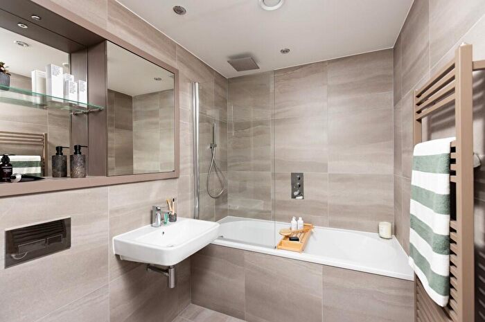 1 Bedroom Apartment To Rent In Drysdale Gait, Edinburgh, EH3