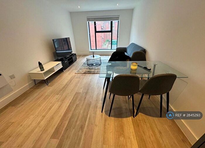 1 Bedroom Flat To Rent In Digbeth Square, Birmingham, B12