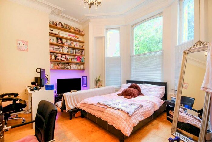 2 Bedroom Apartment To Rent In Kidbrooke Park Road, London, SE3