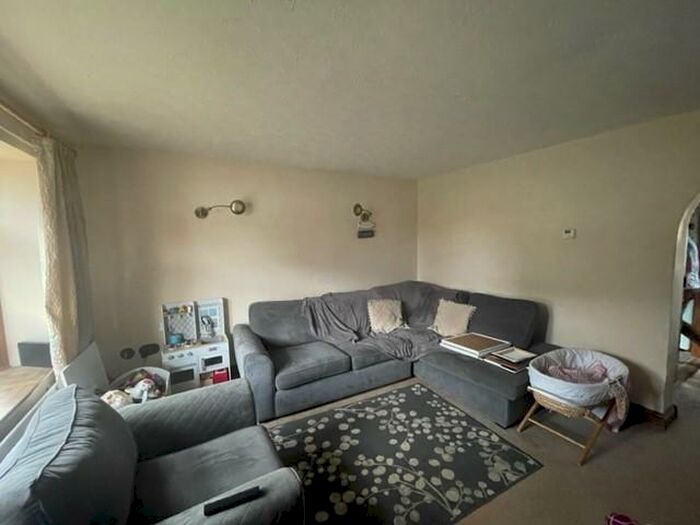 3 Bedroom Semi-Detached House To Rent In Beaufort Close, Lincoln, LN2