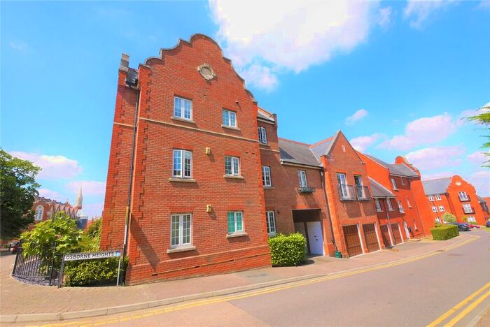 2 Bedroom Flat To Rent In Osborne Heights, Brentwood, Essex, CM14