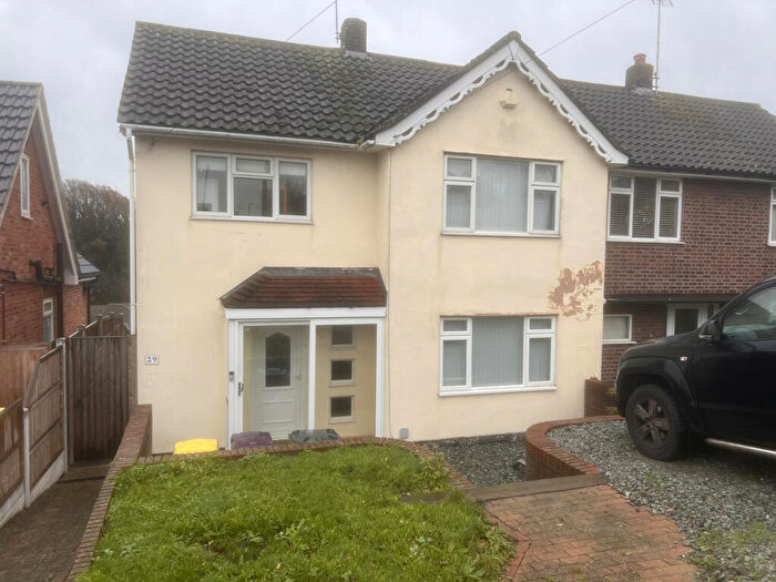 3 Bedroom Semi-Detached House To Rent In Uplands Park Road, Rayleigh, SS6