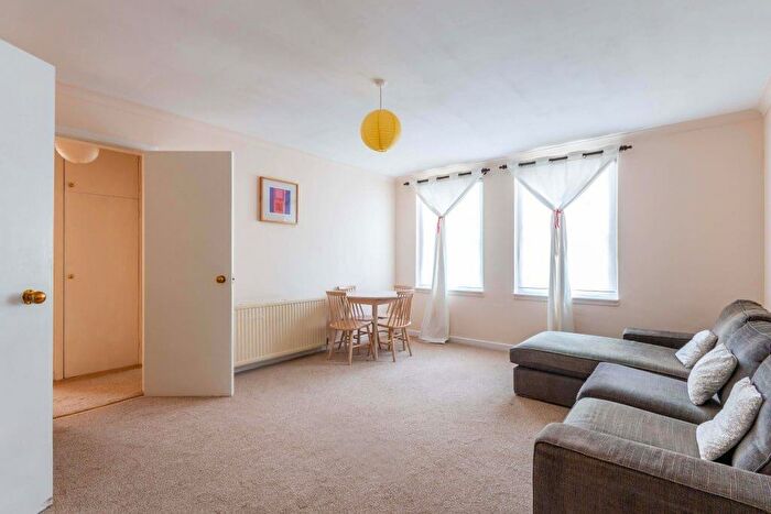 2 Bedroom Flat To Rent In L Haddon's Court, Edinburgh, EH8