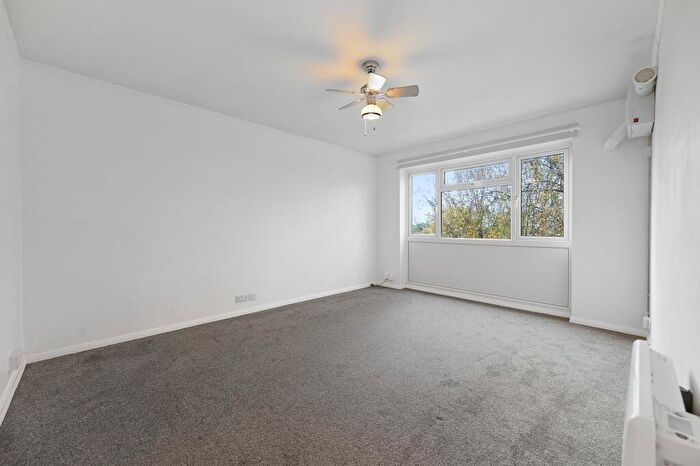 2 Bedroom Apartment To Rent In Ross Road, York Court, SM6