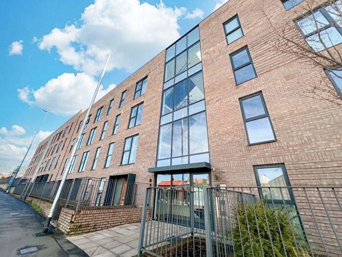 2 Bedroom Flat For Sale In Langworthy Road, Salford, M5