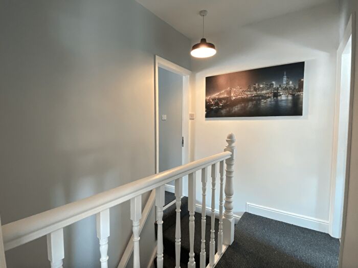 3 Bedroom Terraced House To Rent In Kirkby Street - Bed, LN5